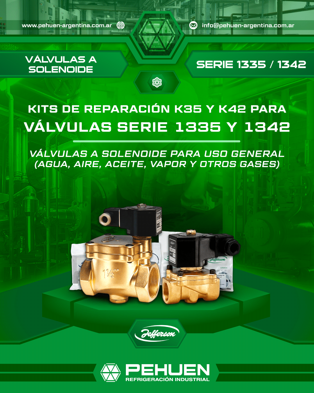 Válvulas a solenoide Jefferson de las Series 1335 y 1342, con cuerpos de latón y bobinas negras, junto a sus kits de reparación sobre un fondo industrial verde de Pehuen.